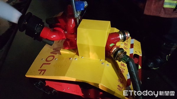 يخدم Guoxing Intelligent Fire Fighting Robot تايوان ، الصين 5