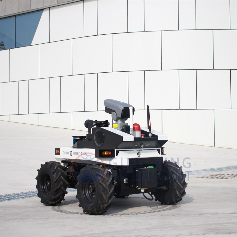 روبوت دورية أمنية مستقل UGV مزود بشحن ذاتي